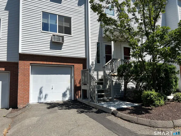 925 Oronoke Road #11E, Waterbury, CT 06708
