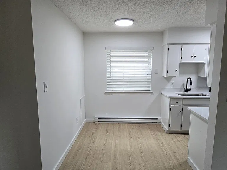 West Apartments — Photo 16
