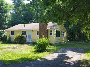 16 Ashby Rd, Bedford, MA 01730
