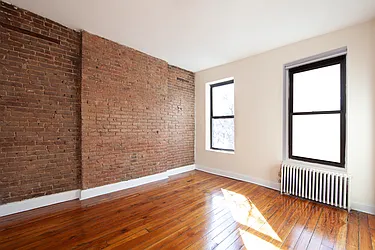 Rented by R New York