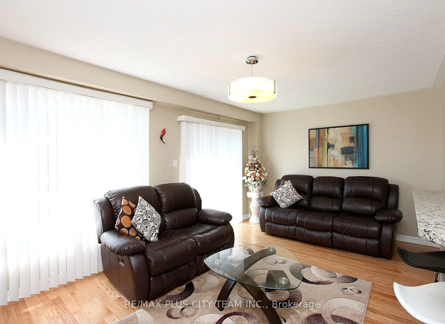 3 bed, $2,850 — Photo 2