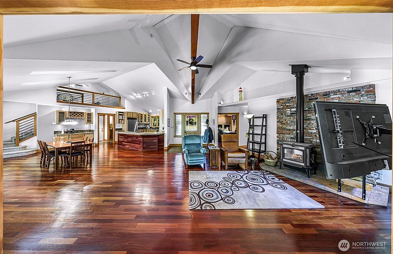 4th image of 6701 Holst Road