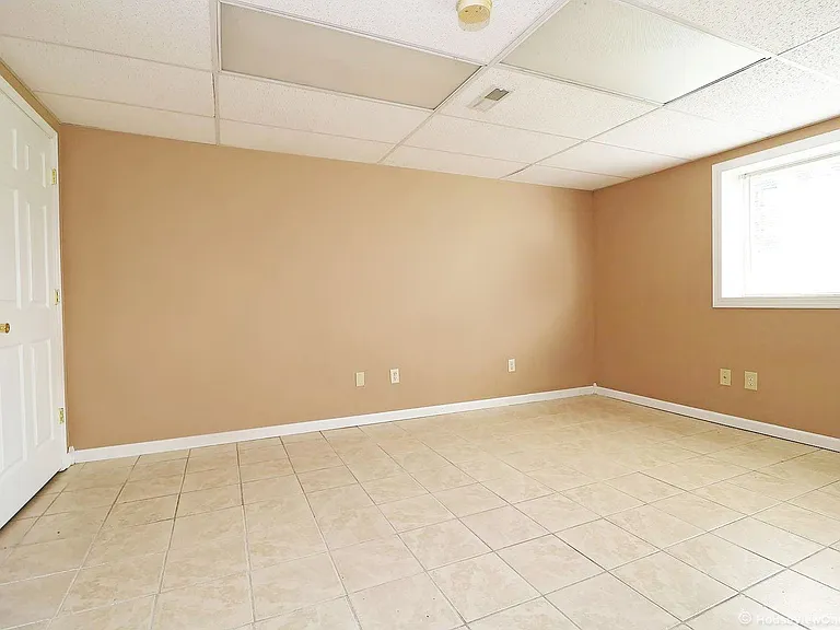 1936 Emily Ct — Photo 24
