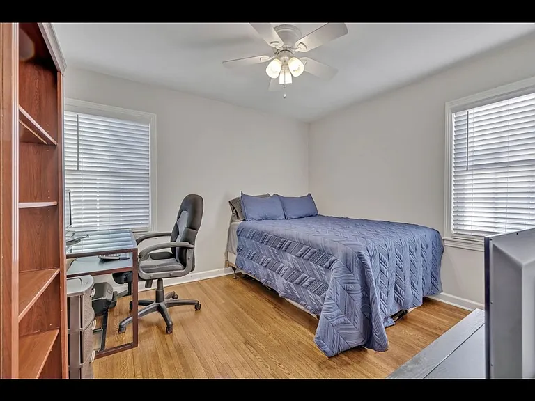1117 Morningside Dr — Photo 2