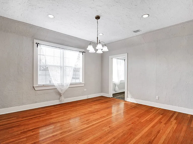 527 Fulton Ave — Photo 10