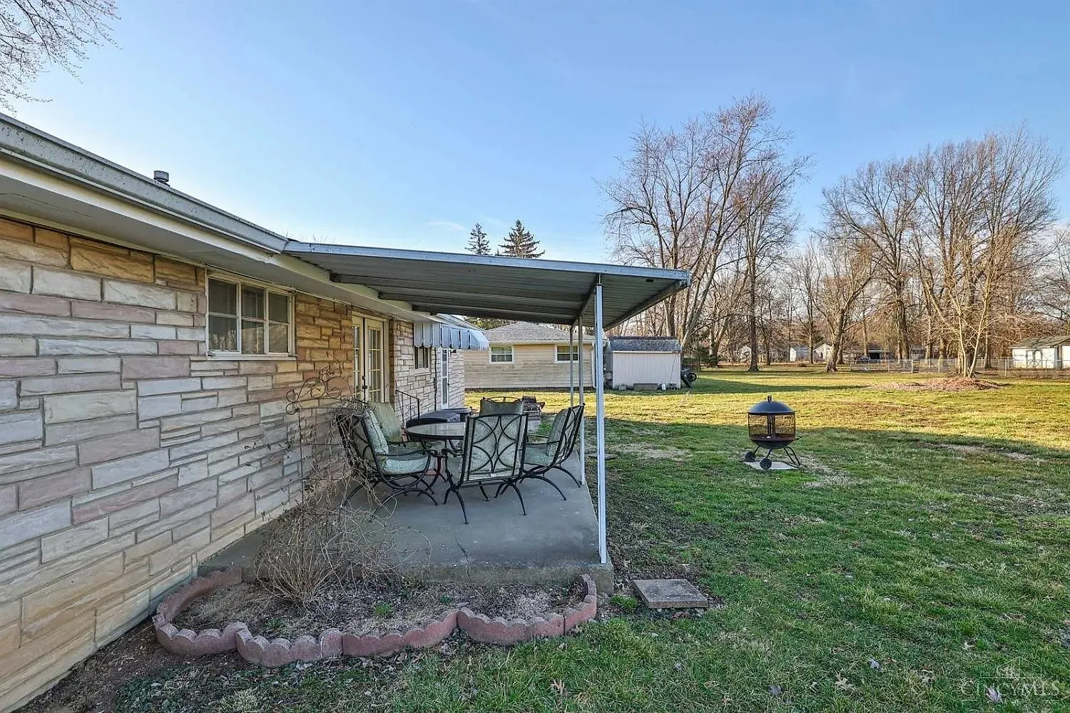 3 bed, 1326 sqft, $2,100 — Photo 2