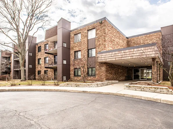 522 E Algonquin Rd APT 207, Schaumburg, IL 60173