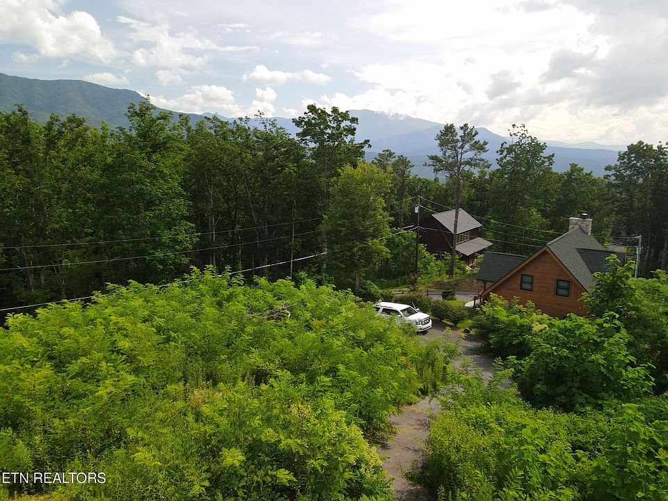 1st image of Pine Top Ln