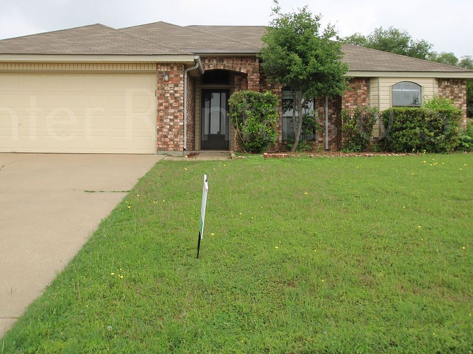 1st image of 2306 Iowa Dr