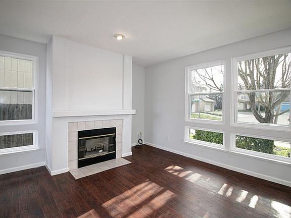 3rd image of 6911 Newport Cove Way