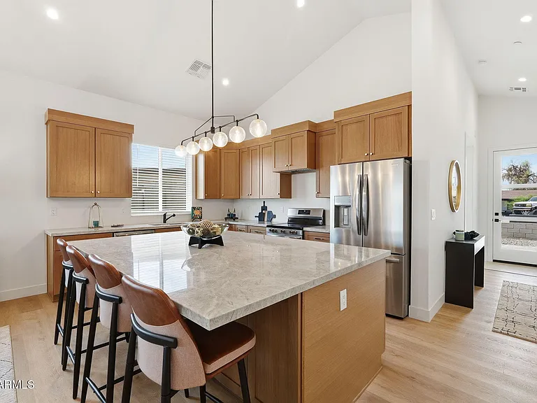 2009 E Don Carlos Ave — Photo 14
