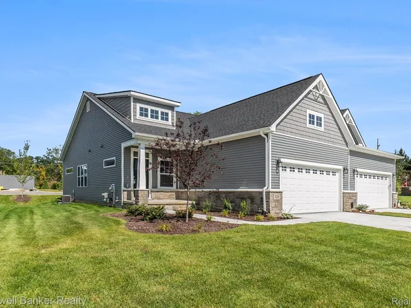 828 Preserve Ln, White Lake Township, MI 48386