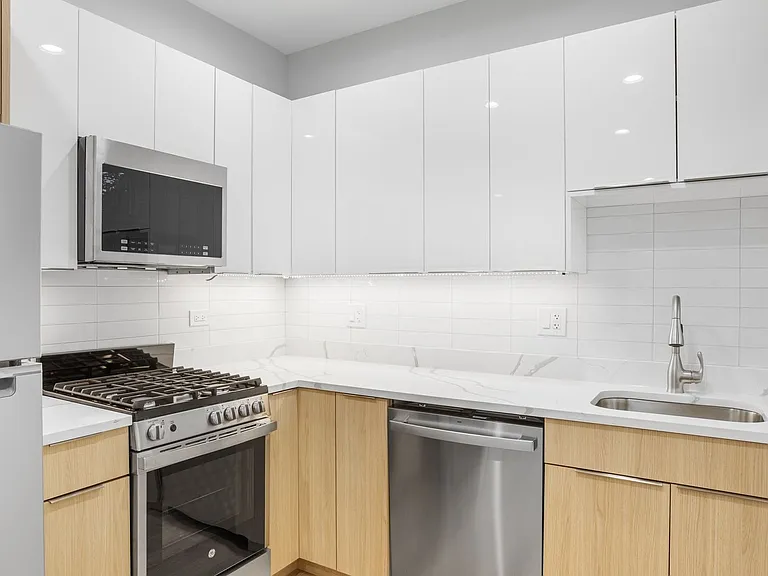1239 W Morse Ave #3 — Photo 4