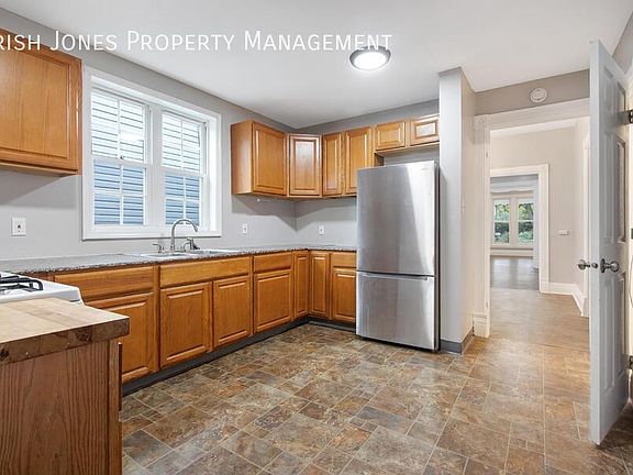 3rd image of 381 Fargo Ave #1