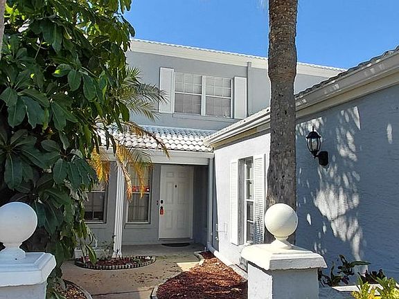 2nd image of 4921 Walden Cir #42