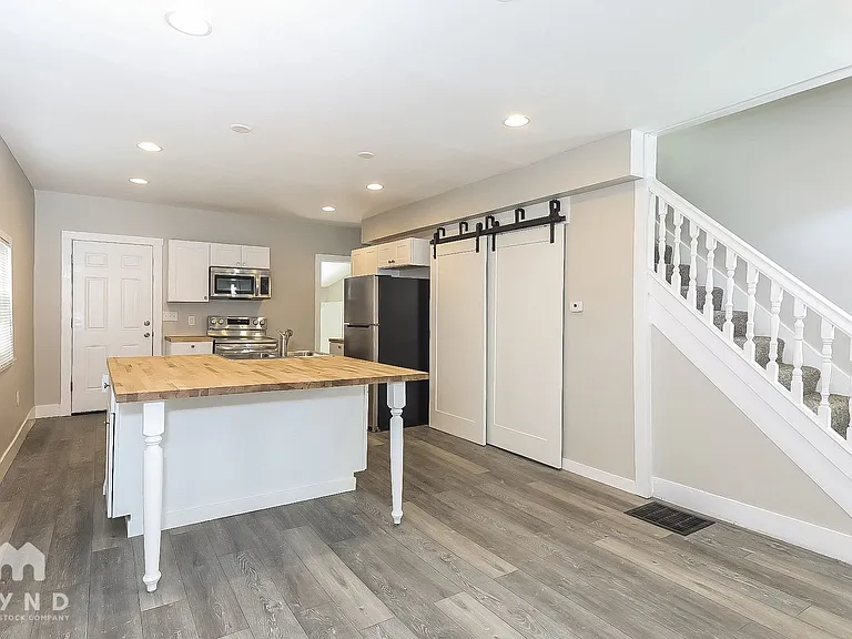 1276 Wager St — Photo 5