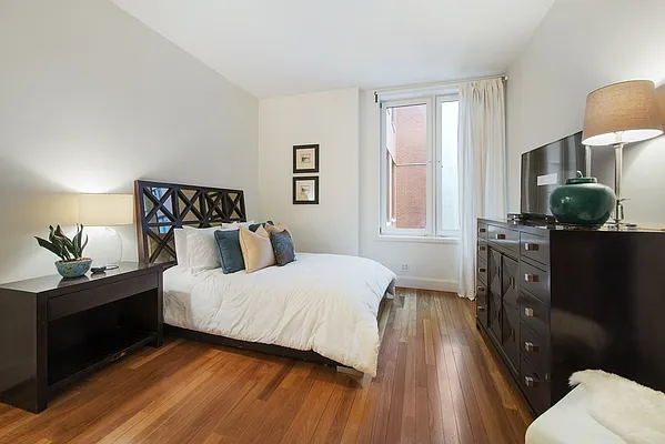 Sold by Nest Seekers International | media 20