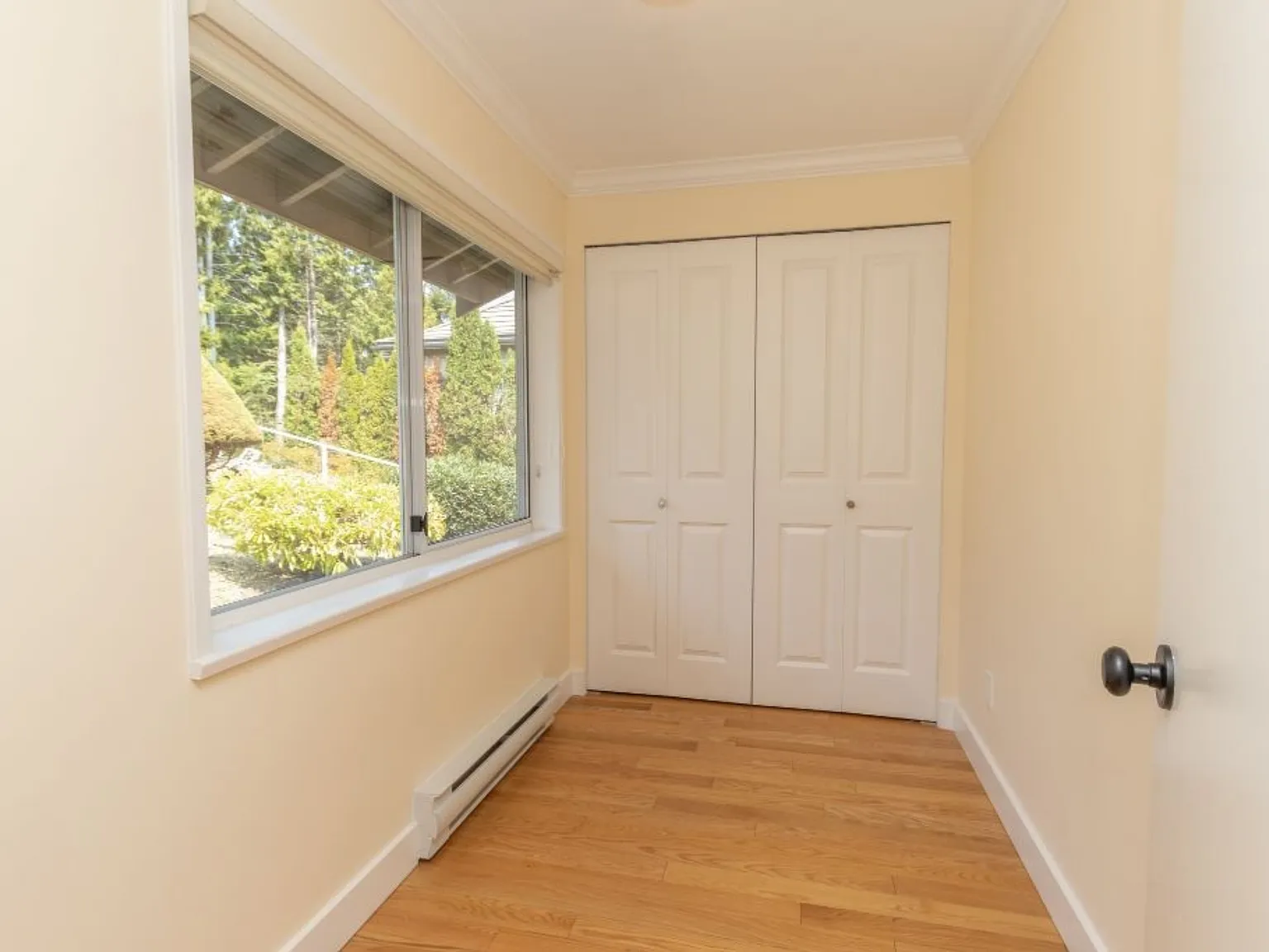 4 bed, 3520 sqft, $6,950 — Photo 4