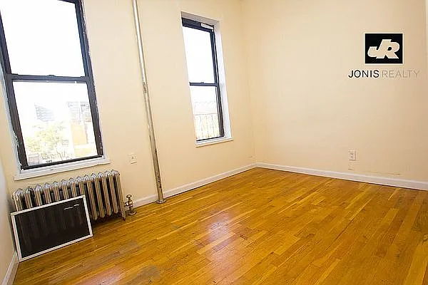 Rented by Jonis Realty | media 10