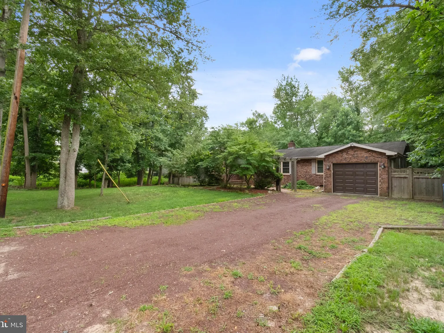 3 bed, 1837 sqft, $3,300 — Photo 3