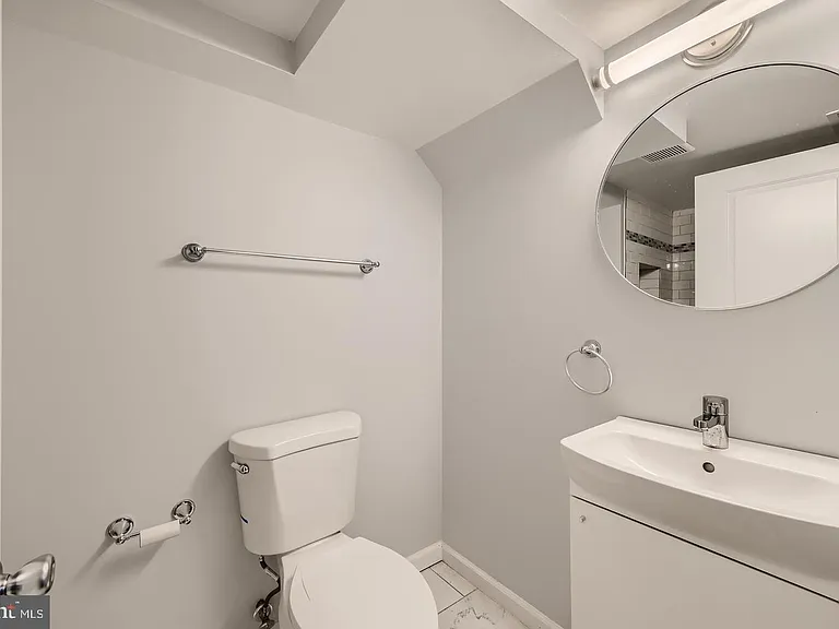4429 Newport Ave — Photo 24