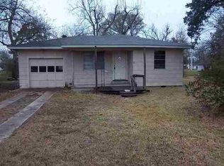 450 Elm St, Sour Lake, TX 77659