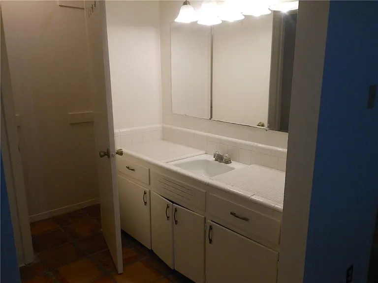 2308 Barton Skyway #B — Photo 11