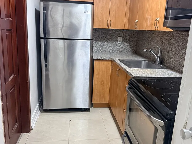Bellagio Apartments — Photo 2