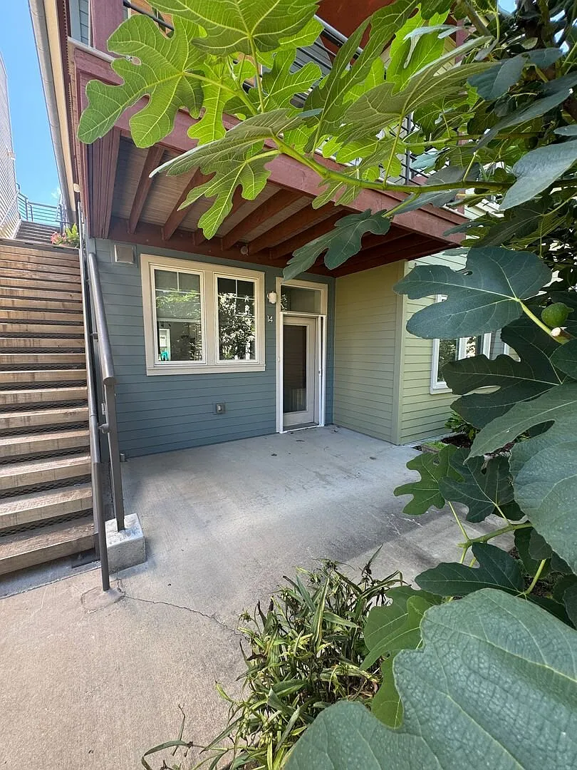 Beautiful 2 bed /1 bath condo in desirable Germantown - walking distance to coffee shops, restaur... — Photo 1