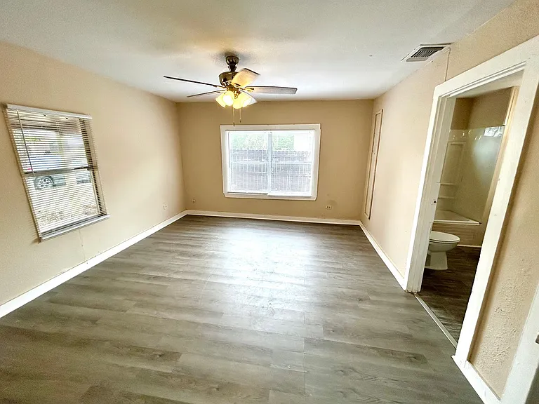 729 Burmeister St — Photo 17