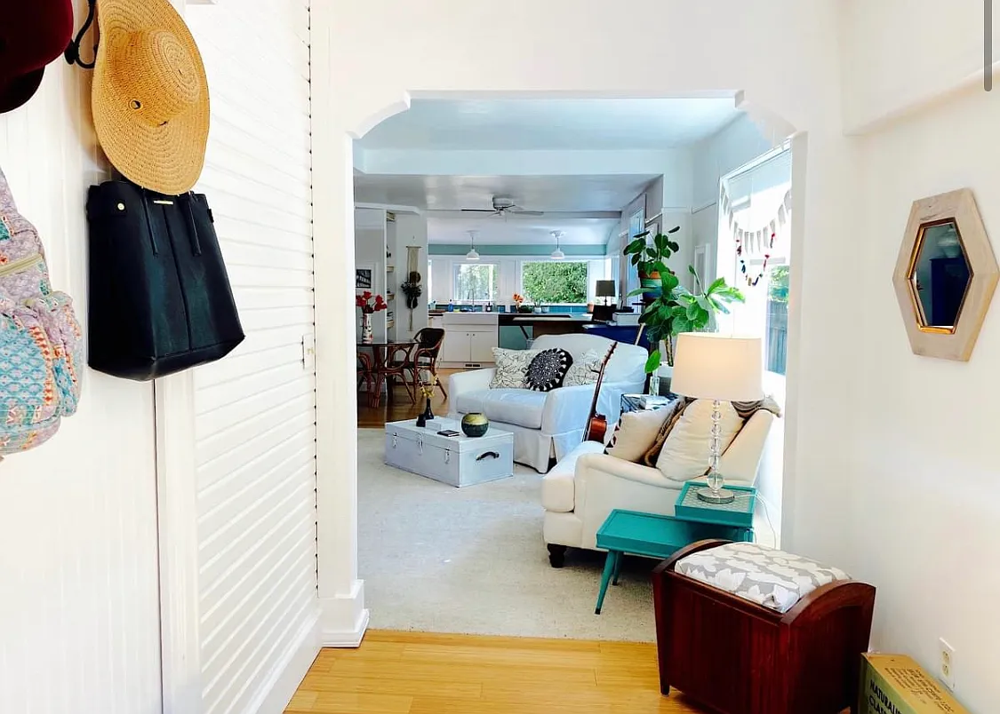 3 bed, 1600 sqft, $2,700 — Photo 2
