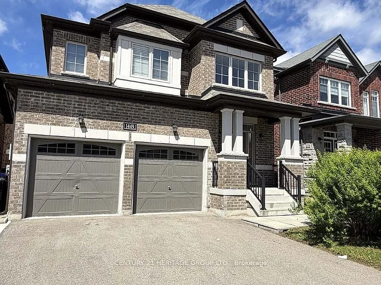 1449 Farrow Cres — Photo 2