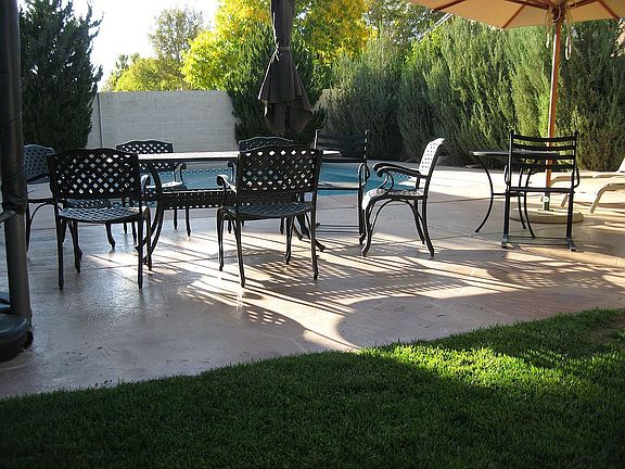 Grill Area next to Pool