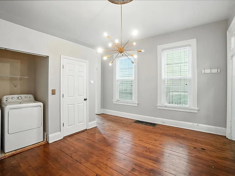 843 Overton St — Photo 10