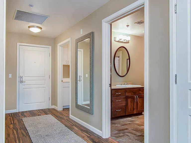 323 W Jefferson St #409 — Photo 11
