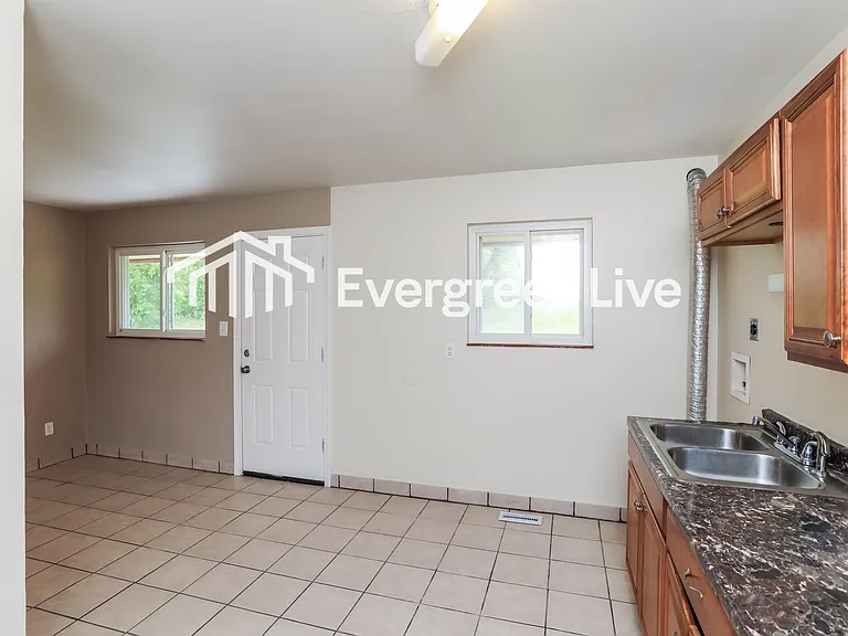 2305 Compton Rd — Photo 7