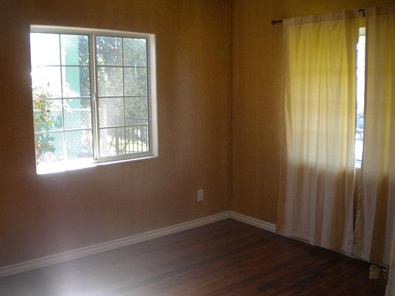 5th image of 2969 E 3rd St #B