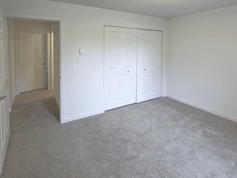 Brunswick Apartments — Photo 22