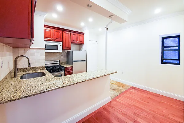 Rented by Warburg | media 4