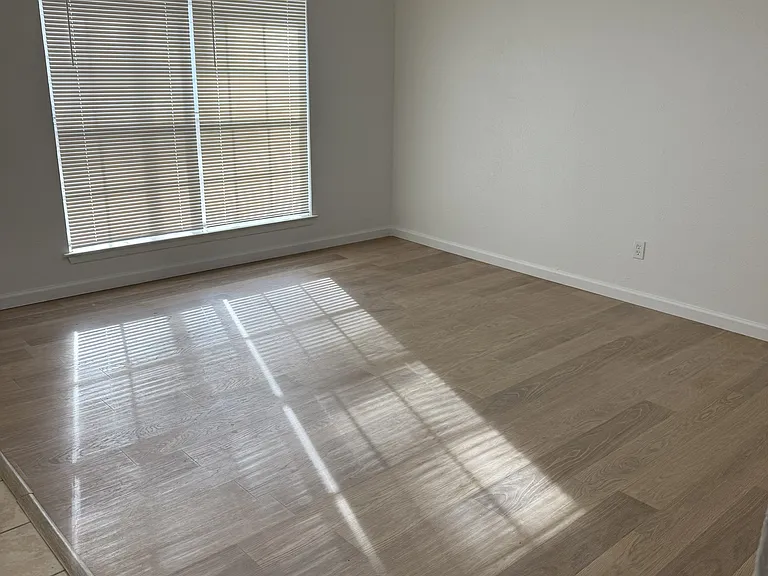 Meadowgreen Apartments — Photo 7