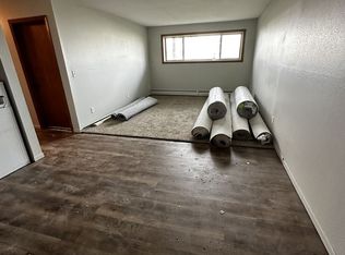 825 4th St NE APT 103, Staples, MN 56479