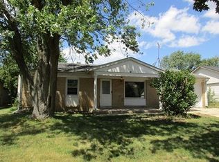 702 Pleasant Pl, Streamwood, IL 60107