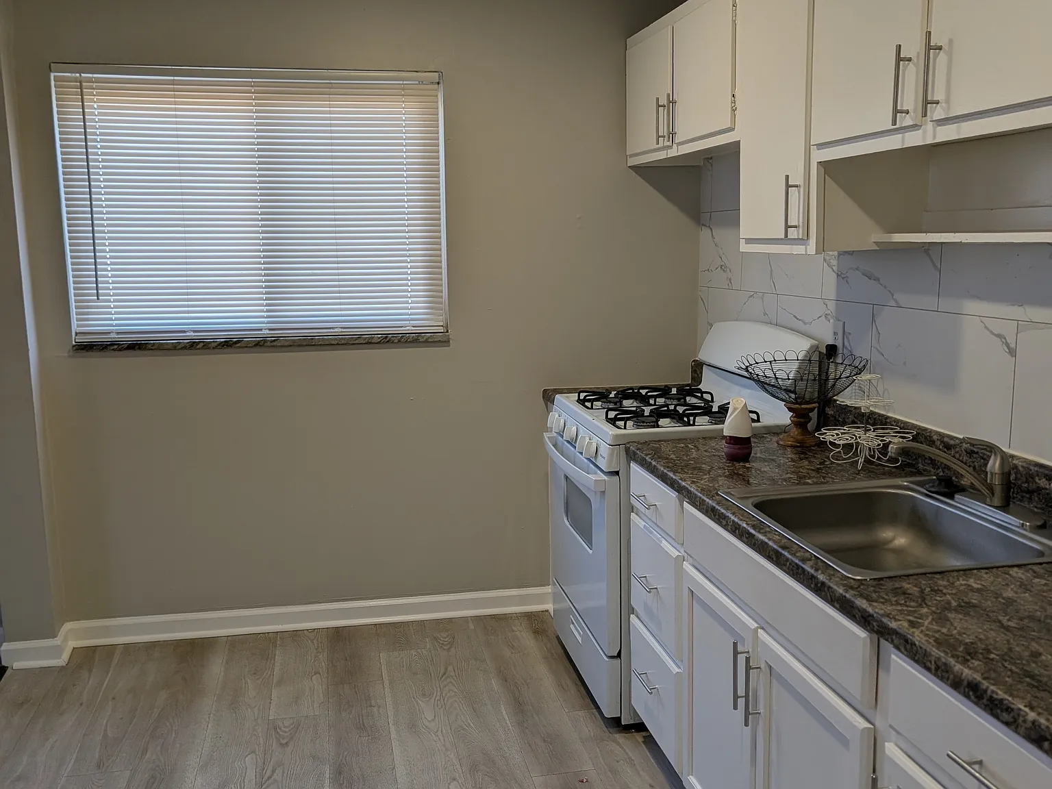 Seabrook Apartments - 3670-C — Photo 2