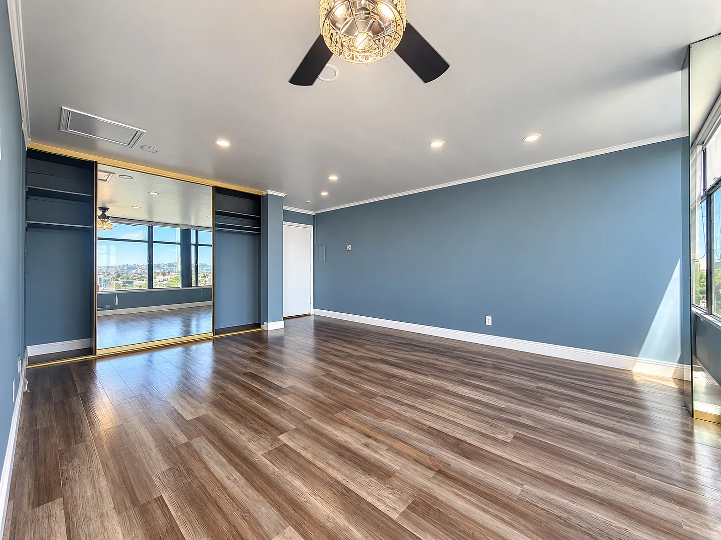 2 bed, 730 sqft, $3,500 — Photo 4