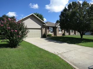 607 W Grayrock Dr, Springfield, MO 65810