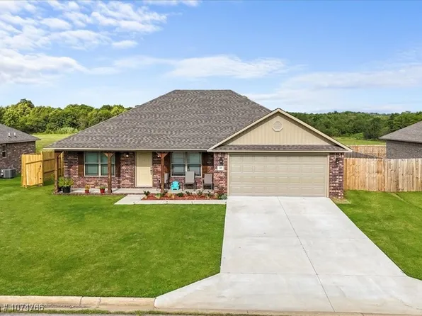 109 Brittany, Pocola, OK 74902