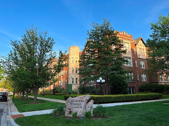 2nd image of 10921 S Longwood Dr APT 1