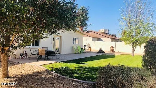 3016 E Corrine Dr — Photo 5