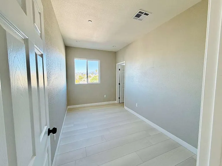 1330 Magnolia Ave — Photo 7