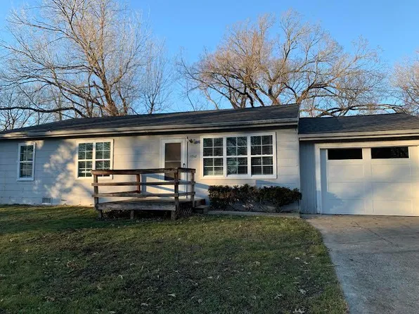 1518 W 22nd St, Lawrence, KS 66046